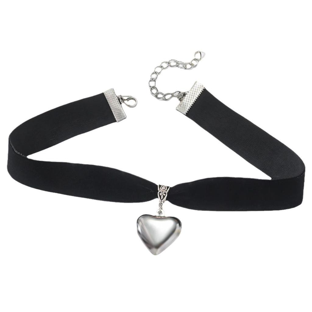 Junan Gothic Black Velvet Heart Pendant Choker Necklace