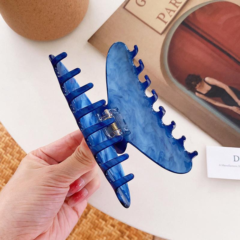 Stylish Acrylic Hair Claw Clip With Gorgeous Water Wave Design For Women Fashion Accessories