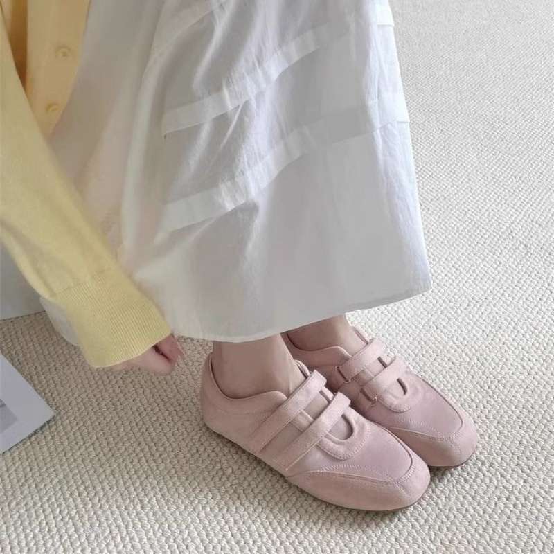 Płaskie sportowe buty Mary Jane 2025 wiosna i lato nowe na rzepy buty codzienne wersja koreańska małe skórzane buty zamszowe buty na płaskiej podeszwie damskie