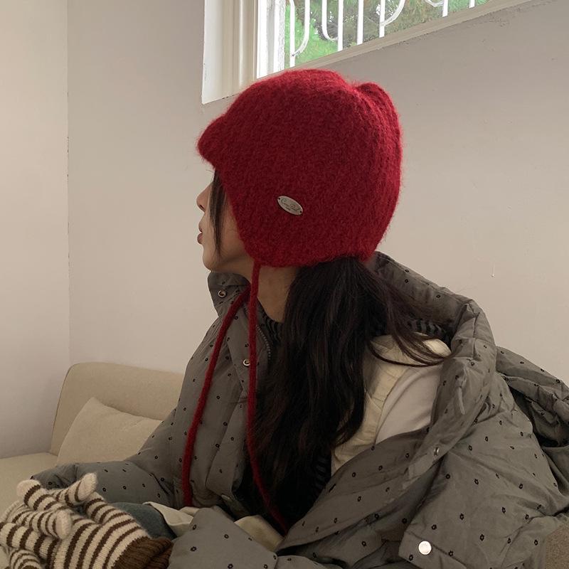

Женская вязаная шапка в корейском стиле, не раздражающая кожу, с наушниками - зимняя красная шерстяная шапка Lei Feng 2024 года Stretchable (54-59cm)
