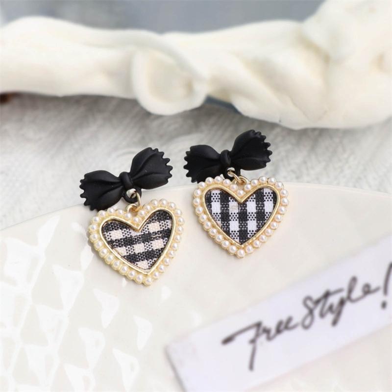 Cute Korean Hanging Love Grid Pearl Heart Earrings for Women Girls Fashion 2024 Bowknot Earrings Trend Party Jewelry