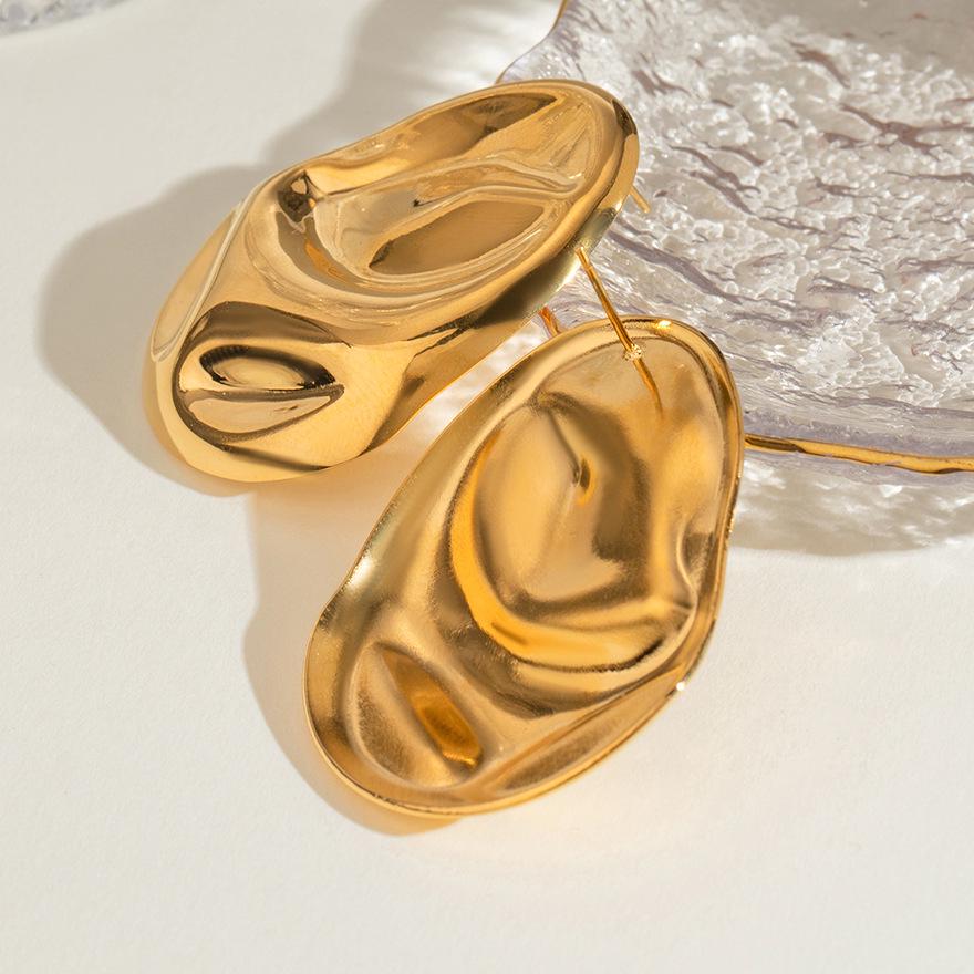 European-American 18K Metal Earrings - Stainless Steel Studs, High-End Titanium Jewelry, Exaggerated Design, INS Style.