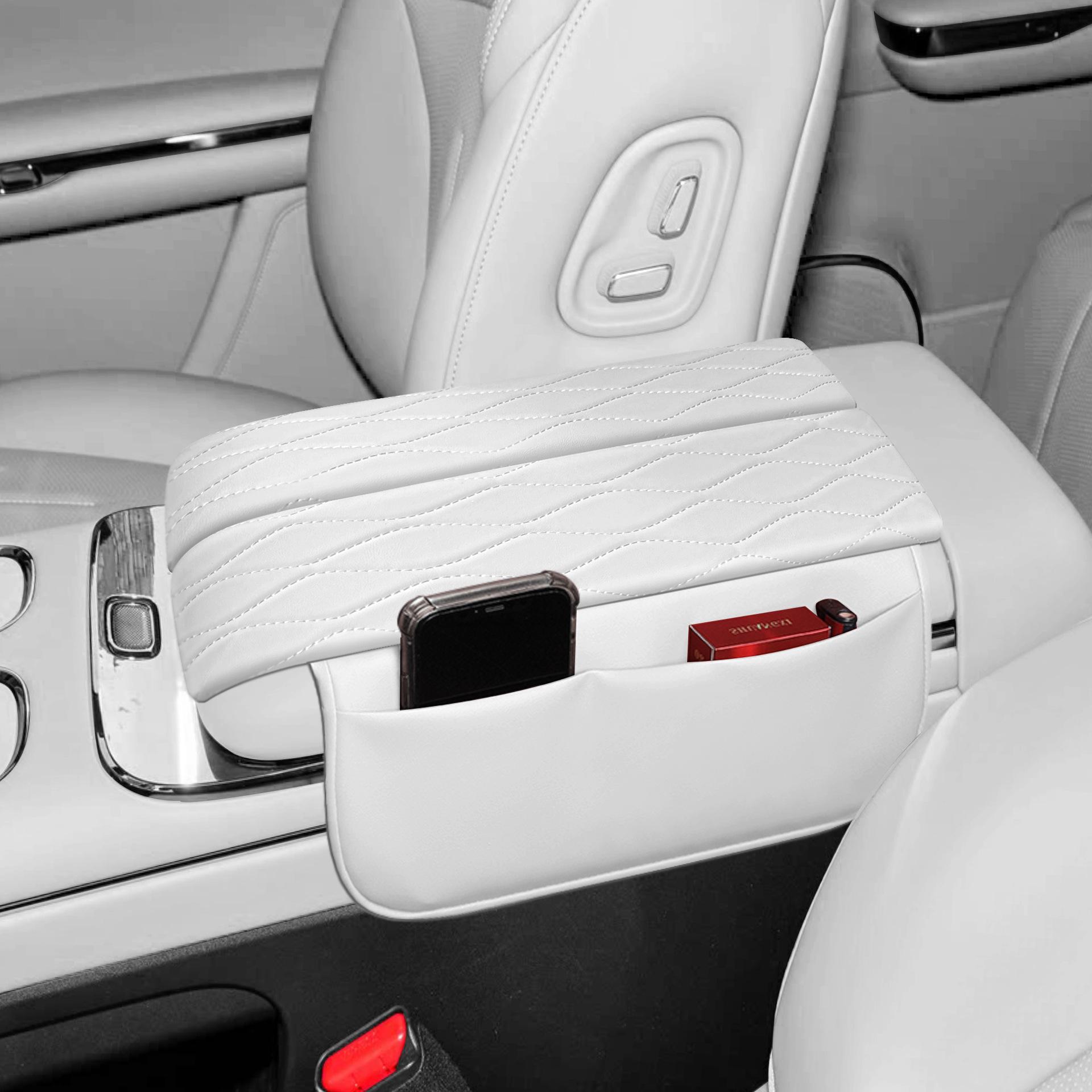 

Trumpchi S7 Armrest Cover: Premium Leather, Protective & Comfort-enhancing Console Pad.