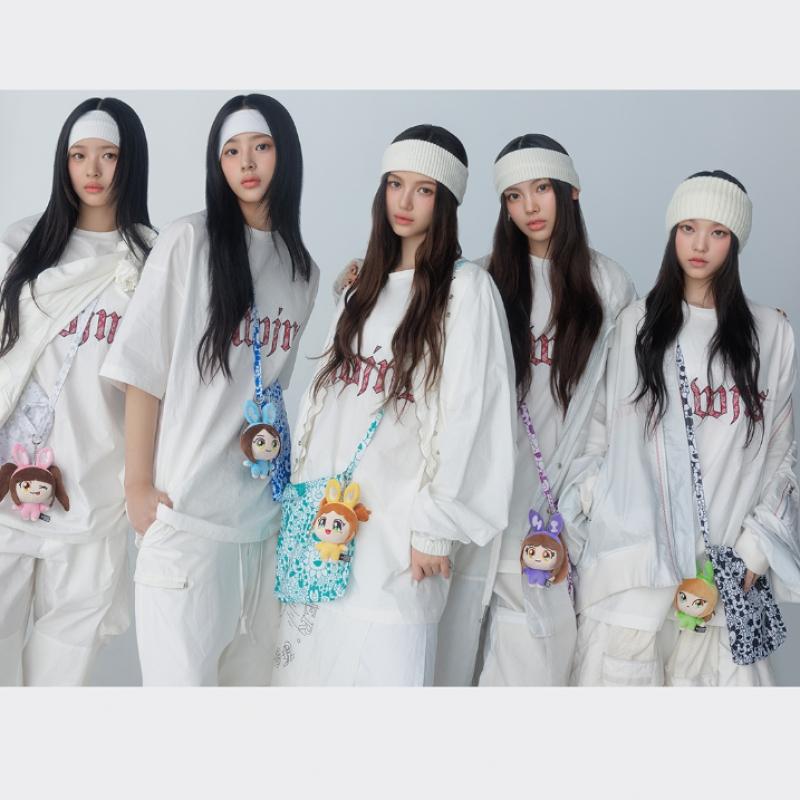 New Jeans   Nj X Murakami  Cross Bag Ver. 