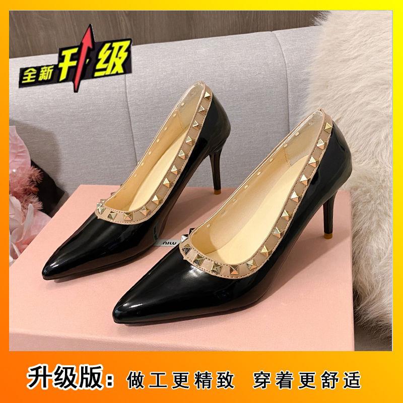 2025 summer nude French design sense thin heel women's shoes beautiful rivet high heels women's pointed temperament European and American single shoes