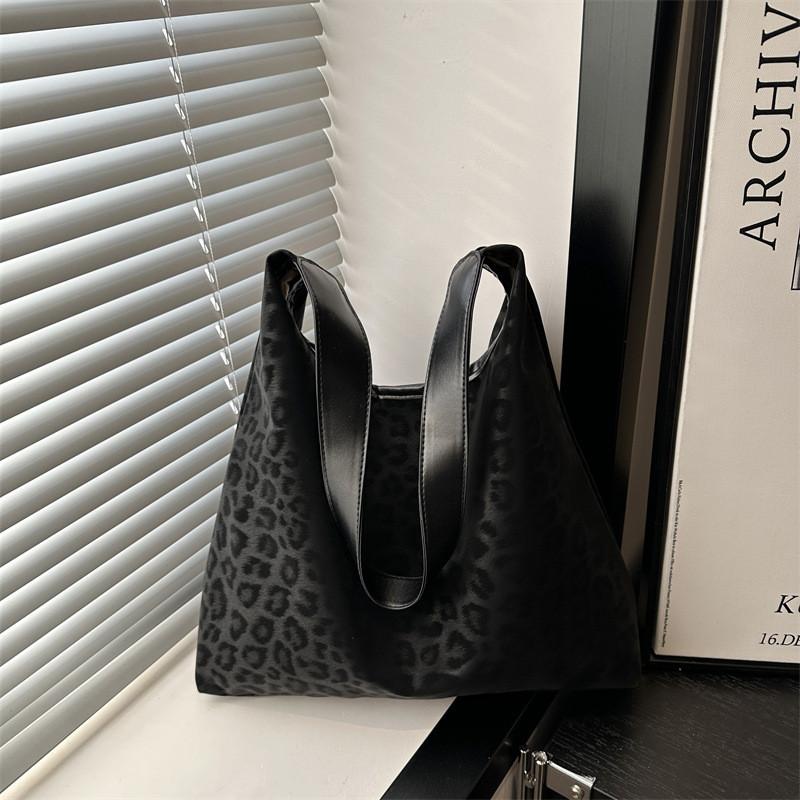 Fashionable Leopard Print Shoulder Bag With Inner Phone Pocket For Women