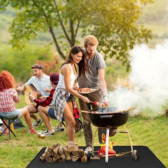 BBQ Brannsikker Matte for Utendørs Grill Dobbeltsidig Silikonbelegg Vanntett Oljebestandig Grillmatte Innendørs Peismatte BBQ Gulvbeskytter