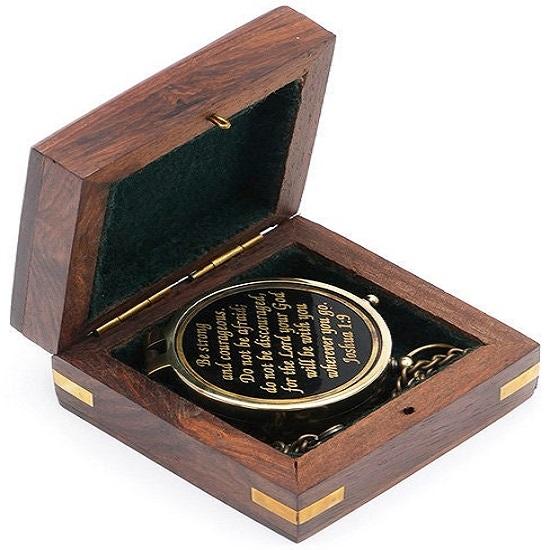 

Будь сильным и мужественным, не бойся, латунный гравированный черный циферблат, компас, со штампованным деревянным футляром, подарки на день рождения, подарки на конфирмацию