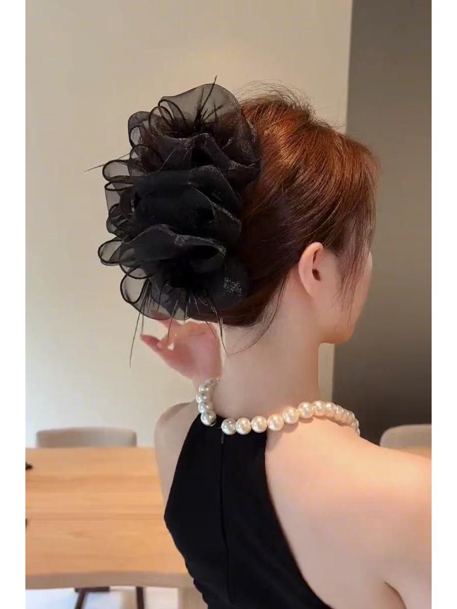 Luxurious Black Feather Bow Hair Clip for Women – Enhances Hair Volume.