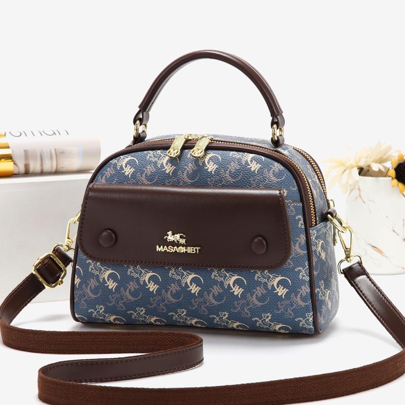 Bag women's simple fashion messenger 2025 new portable shoulder small square bag practical women's large capacity