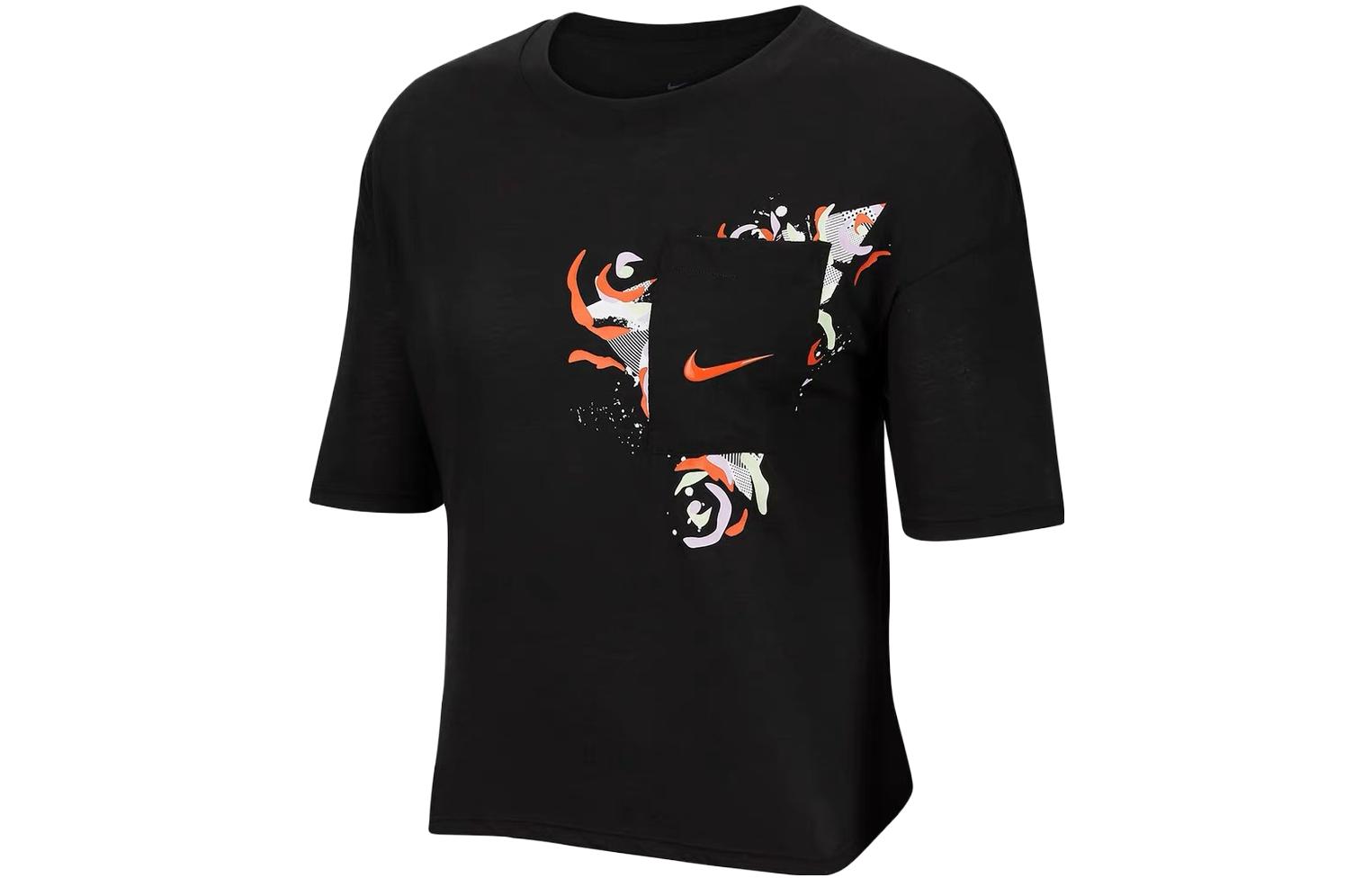 

Nike T Shirts Women s Black Crew Neck Moderate Straight Fit CZ8661-010 M
