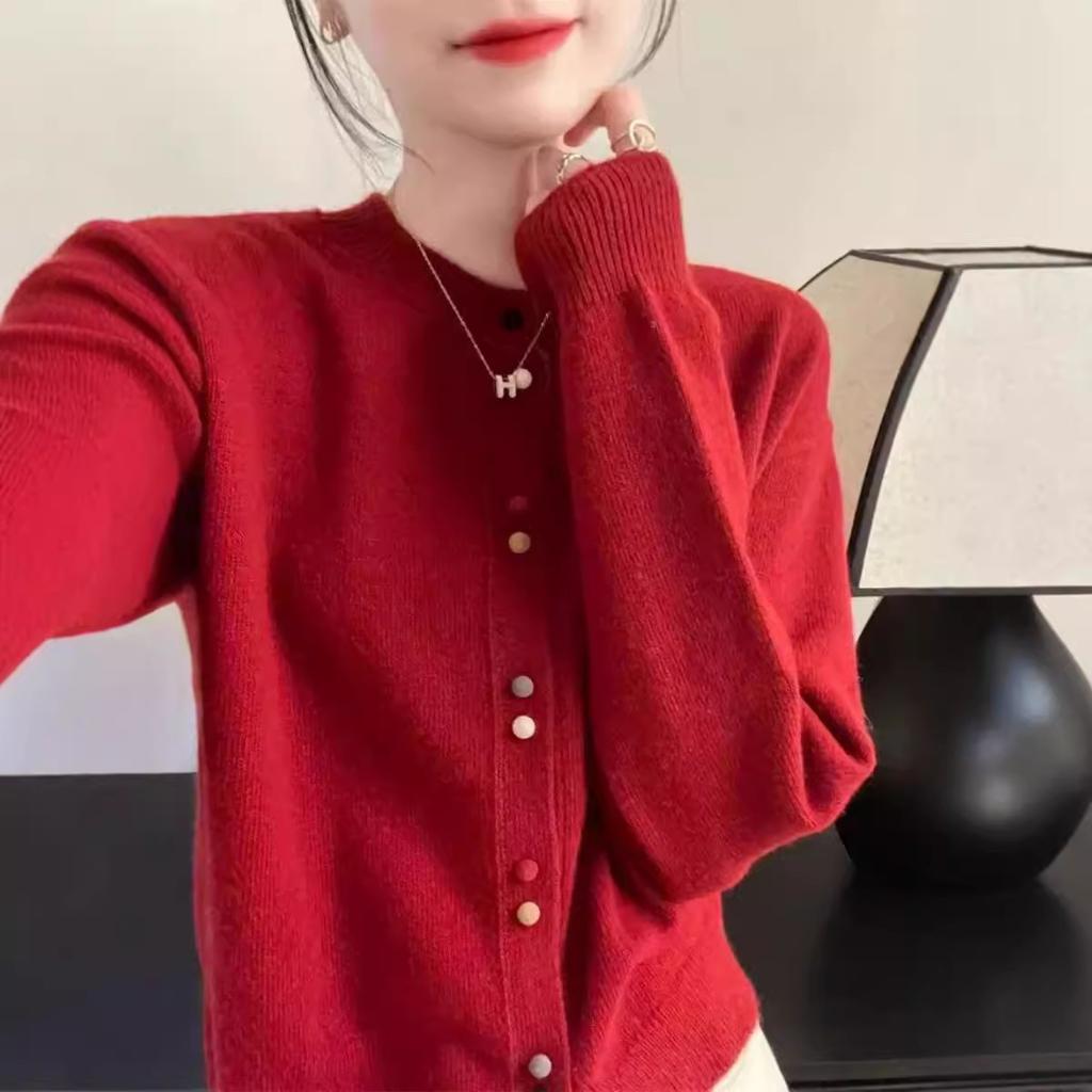Autumn and winter French chic colorful button-down crew-neck knitted cardigan women's high-end sense fashion versatile sweet soft waxy outer wear
