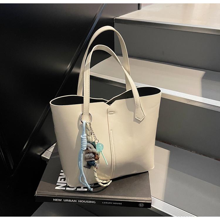 Large-capacity Bag Women's Spring and Summer Versatile New Simple Casual Shoulder Handbag Commuter Tote Bag