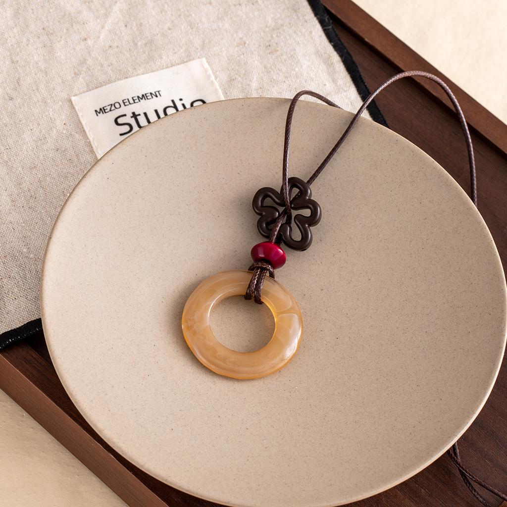 Vintage Maillard Smudged Water Droplets Hollow Geometric Design Necklace Light Luxury High Temperament Neck Sweater Chain