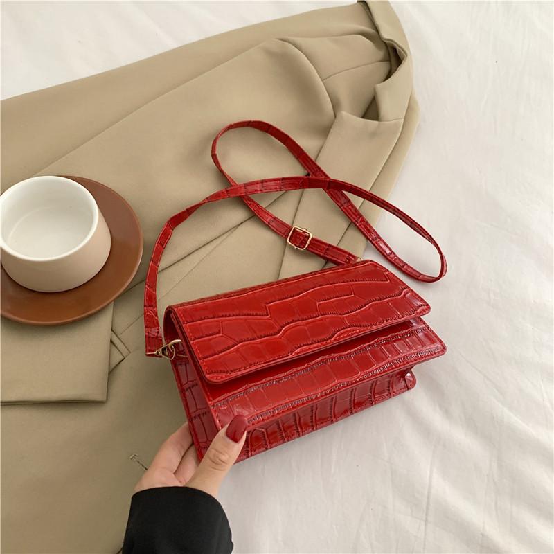

This year s popular fashion solid color texture Internet celebrity temperament small bag women s 2025 summer shoulder messenger bag small square bag червоний