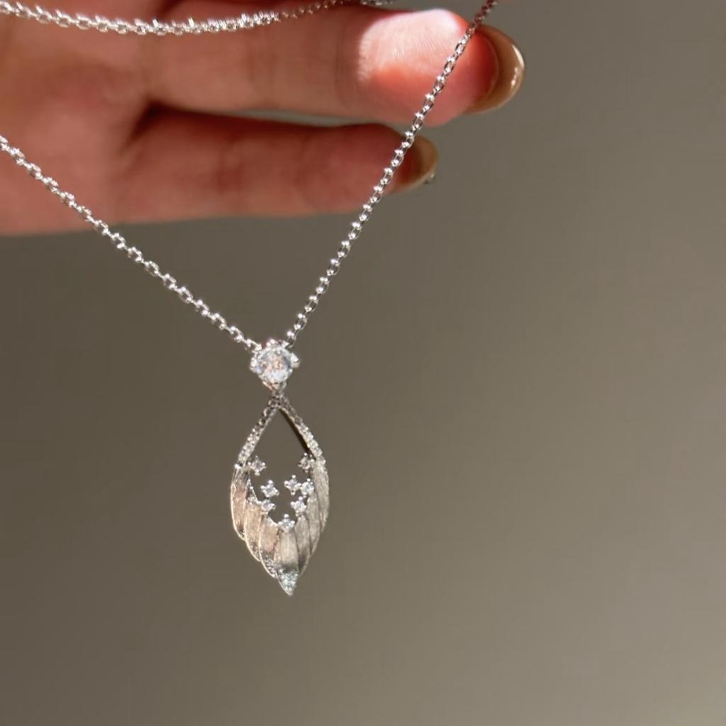 Vintage Mercerized Wing Necklace Earrings, High-End Design Brushed Feather Set, Pull-Up Collar Jewelry.