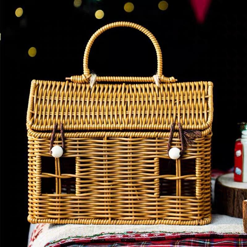 Natural PP Materials User Friendly Woven Hand Basket Highly Durable for Homes Organization Picnics Essential and Gift Packaging