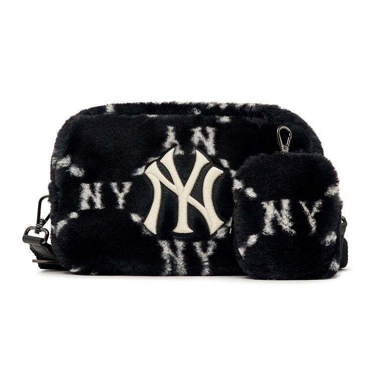 MLB New York Yankees Letter Logo Floral Print Plush Camera Bag Unisex Shoulder Bag Black 3ACRM1026-50BKS Black