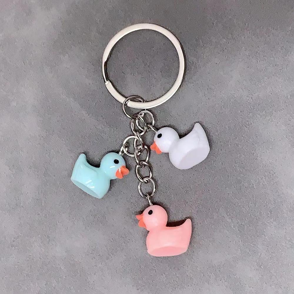 Porte-clés Simple Animal en Résine Pendentif Canard Accessoires de Sac à Dos pour Femmes Couple Famille Pendentif Porte-clés
