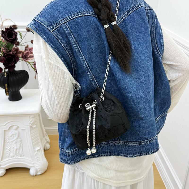 Butterfly Embroidery Ladies Bucket Shoulder Bags Vintage Flower Female Handbags Pearl Chain Women's Portable Crossbody Bags
