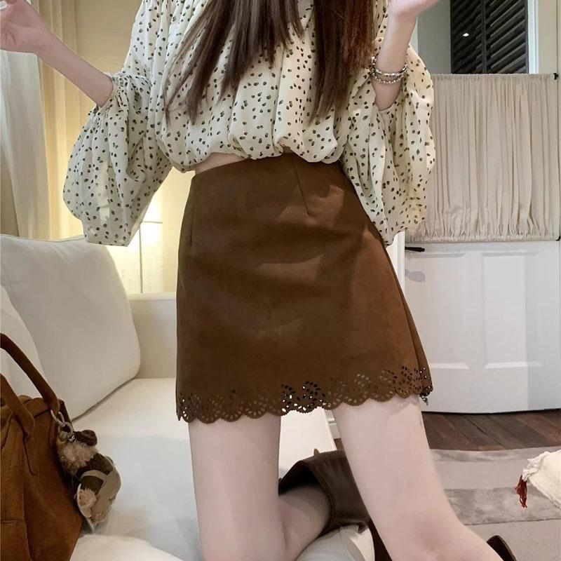 

Women s Vintage Brown Suede Laser Cut Scalloped Hem Mini Skirt S коричневий