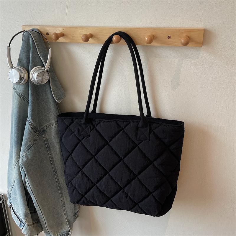 Rhombus Cotton Clothing Bag Women's New Autumn and Winter Casual Large-capacity Commuter Tote Bag Fashionable Shoulder Bag