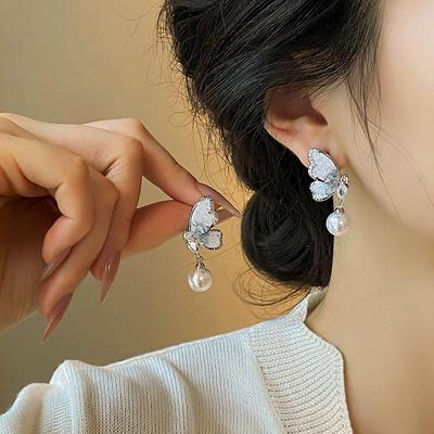 Kristall Schmetterling Elegante Ohrringe Damenmode Vielseitige Perlenohrringe Einzigartiges Design Leichte Luxus Hohe Qualität und Temperament Ohrringe