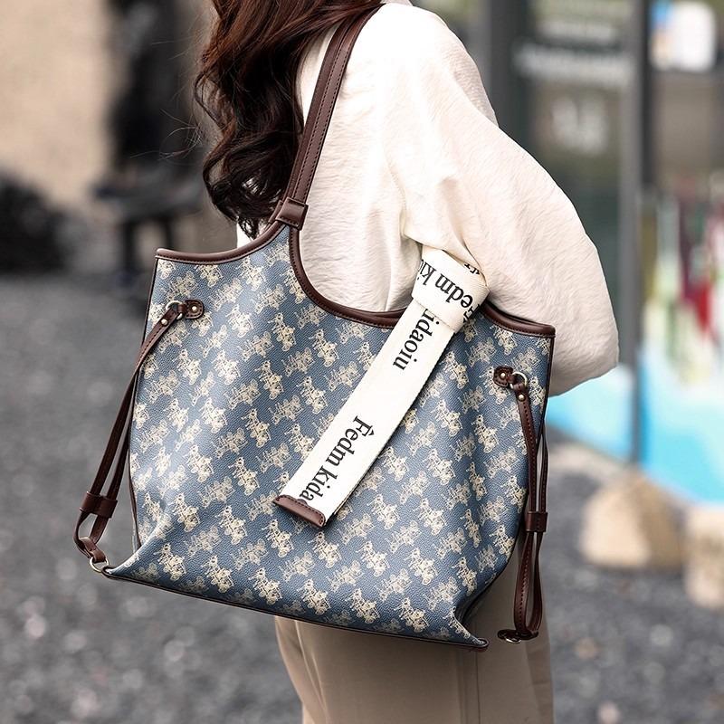 New Commuter Women's Bag Autumn and Winter New High-end Fashion Retro Portable Tote Bag Single Shoulder Armpit Bag Tide