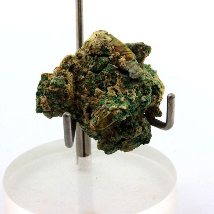 Pierres et Minéraux. Bournonite + Bindheimite + Malachite. 44.55 ct. Combe Guichard, Prunières, Isère, France.