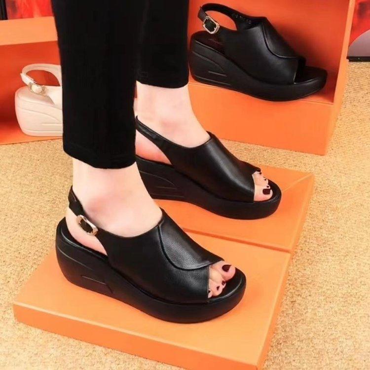 

Sandals women summer soft sole heightening fish mouth wear fashion Internet celebrity muffin thick bottom word sandals 35 чорний