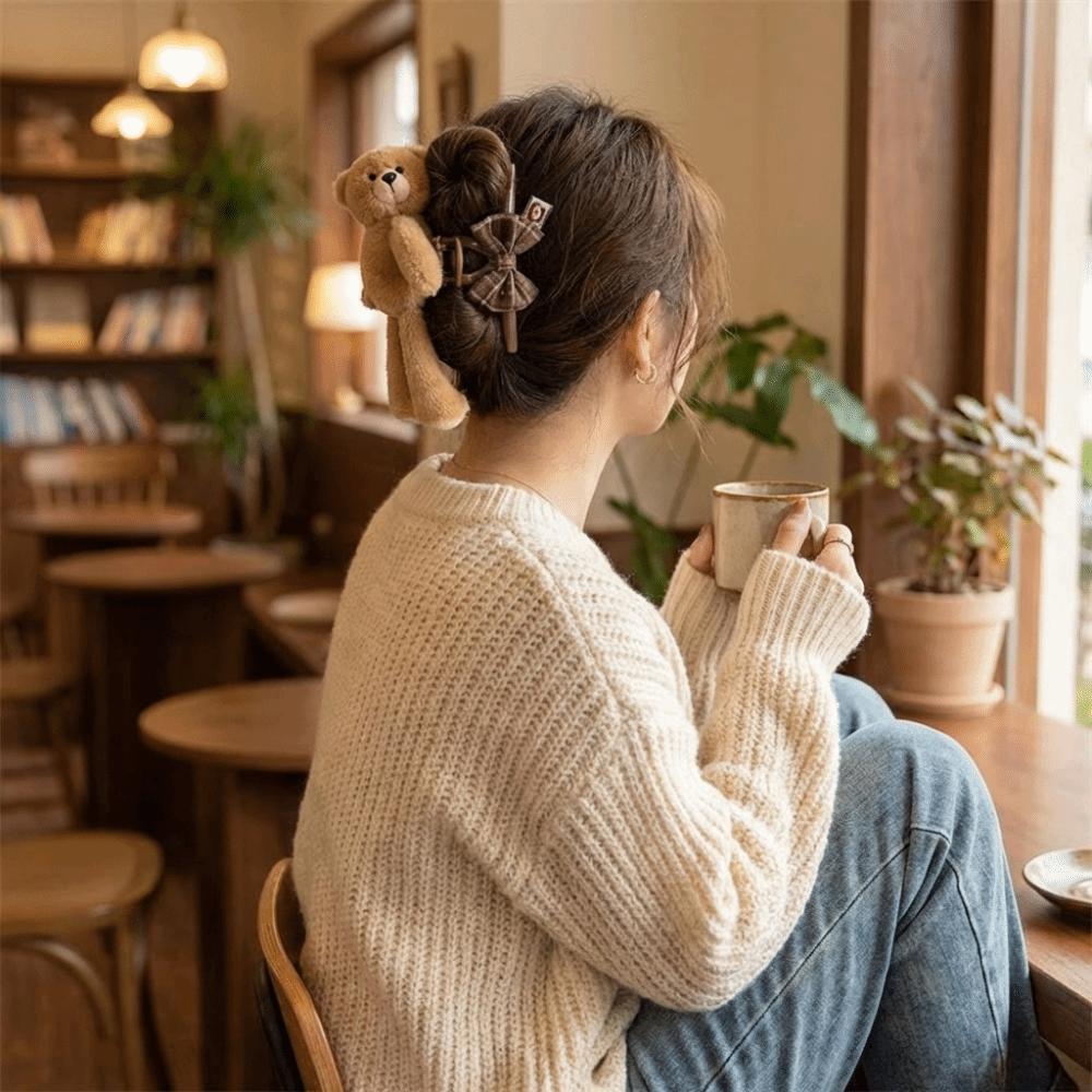 Elegant Bear Hair Clip Versatile Cute Hair Accessories Cartoon Plush Hair Claw Children's Hairpin