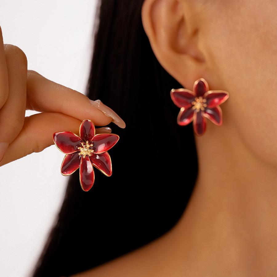 Vintage Niche Dripping Oil Flower Petals Silver Needle Stud Earrings Simple Earrings