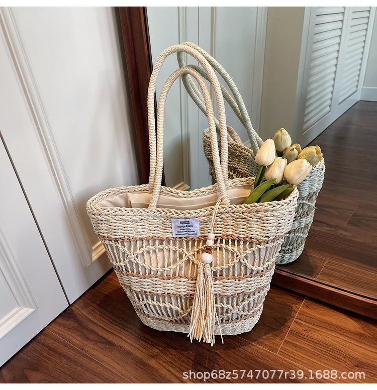 Seaside vacation leisure large-capacity woven bag 2025 summer new Korean version fashion straw bag versatile shoulder bag