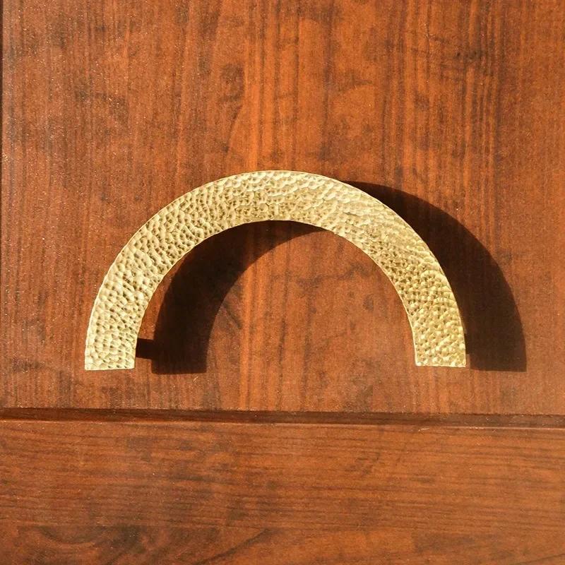 Luxury Brass Hammer Semi-circular Handle Knurled Kitchen Cabinet Door Handles Nordic Wardrobe Drawer Pulls Furniture Handles