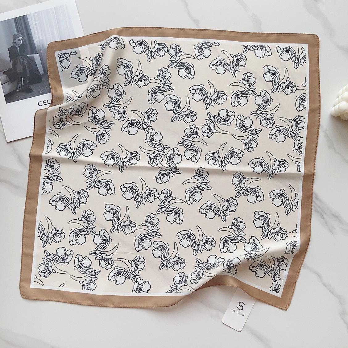 

Квадратный шелковый платок на голову с цветочным узором 58 см: Летний стиль в корейском стиле 58x58 cm