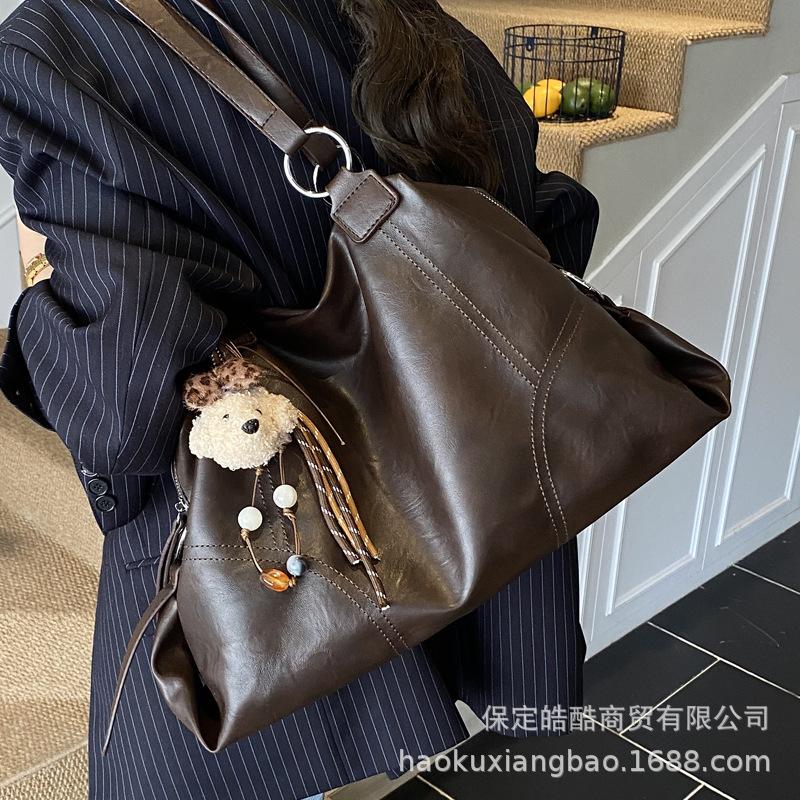 Retro Large-capacity Commuter Shoulder Bag Women's Autumn and Winter 2025 New Korean Version Casual Tote Bag Portable Travel Bag
