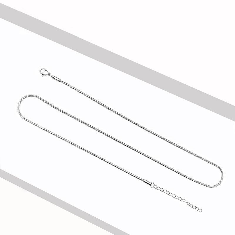 Luxury Heart Pendant Necklace: Elegant Hollow Heart Design for Couples & Friends