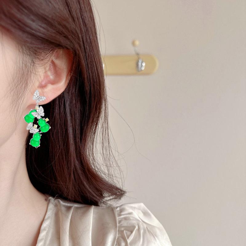 New Chinese-style vintage gourd butterfly luxury earrings with micro-set zircon stones, fashionable Chinese-inspired ear drops
