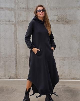 Isoliertes Kleid mit asymmetrischem Saum ISSA PLUS