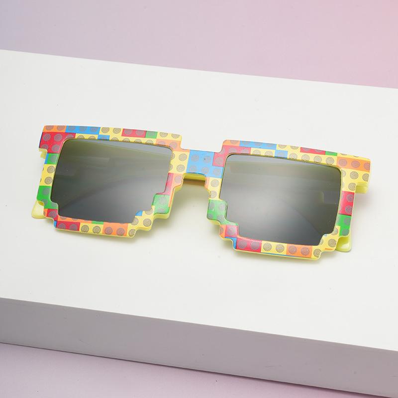 

Pixel Style Semi Rimless MosaiSunglasses Gradient Lenses UV Protection Y2K Trendy Shades For Street Style And Festivals KJ130