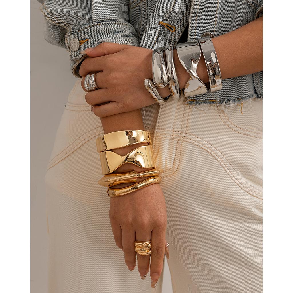 ins exaggerated smooth open hug bracelet, personalized street shot sweet and cool winding Bracelet jewelry