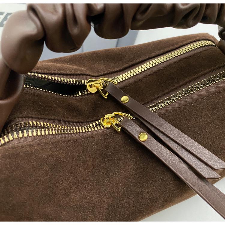 Meilaide Suede Pillow Bag: 2024 Autumn/Winter Versatile Crossbody for Commute, Large Capacity, Single Shoulder Wear.