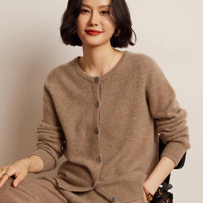 

Ретро кашемировый свитер: Свободный повседневный трикотаж с круглым вырезом для осени/зимы - Универсальный и стильный кардиган. Large