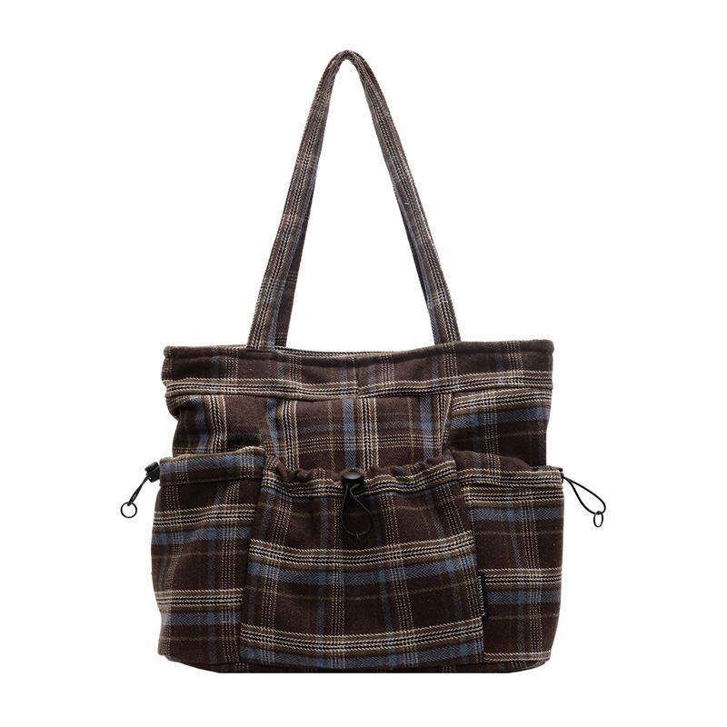 A Retro, Casual and Niche Trendy Tote Single-shoulder Bag with A Contrasting Color Checkered Pattern
