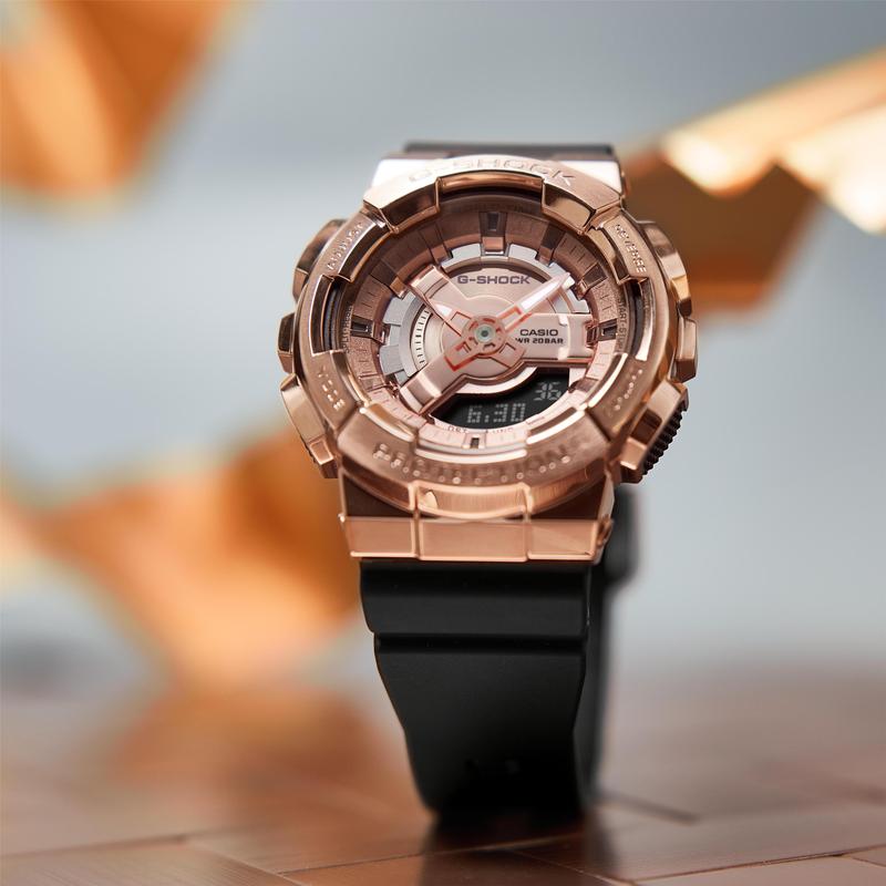

CASIO All Metal Series-Disc Shockproof Luminous Waterproof Pointer Dual Display Quartz Resin Strap Women s Watch Pink Dial GM-S110PG-1APR золотий