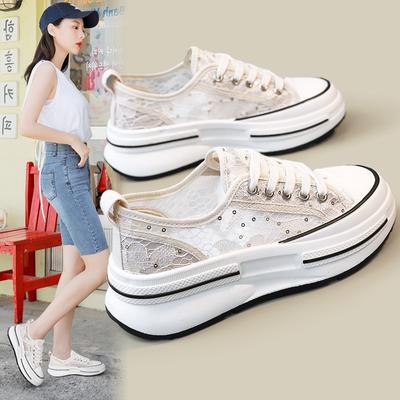 Zapatos blancos para mujer, zapatillas de deporte de malla transpirable, zapatillas versátiles, zapatos de malla de suela gruesa elevada, verano 2024