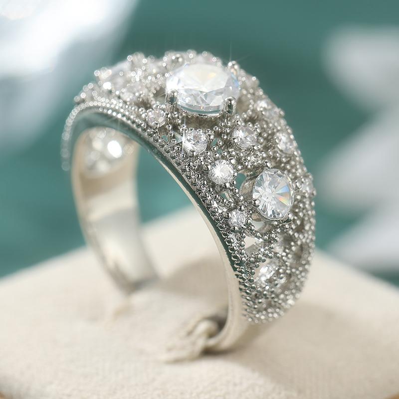 Fashion Dazzle Synthetic Zirconia Silvery Plated Promise Ring for Women Elegant Charm Design Banquet Wedding Jewelry Accessories