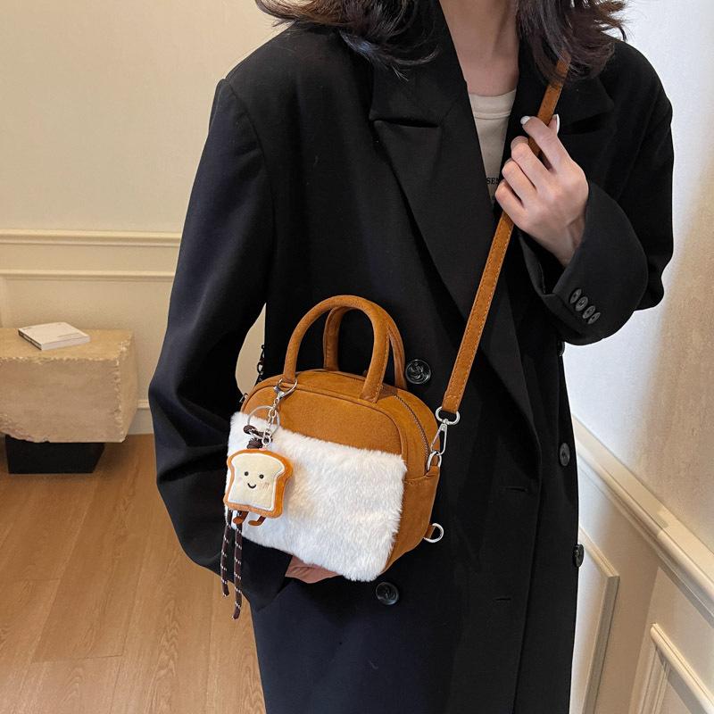 Flow Fashion Hand Carry Small Square Bag 2025 Winter New Cute Girl Plush Shoulder Bag