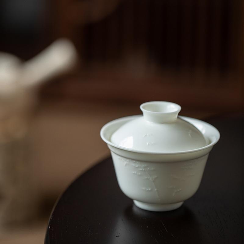 

120ml Pine Bamboo And Plum White Porcelain Gaiwan Antique Tea Tureen Tea Bowl With Lid Kit Tea Making Cover Bowl Drinkware Craft
