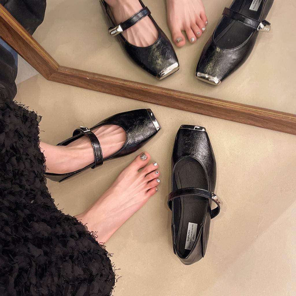 2025 Herbst neue koreanische Version von Mary Jane Schuhen mit quadratischer Metallspitze Damen vielseitige flache Absätze flache Schuhe Abendschuhe